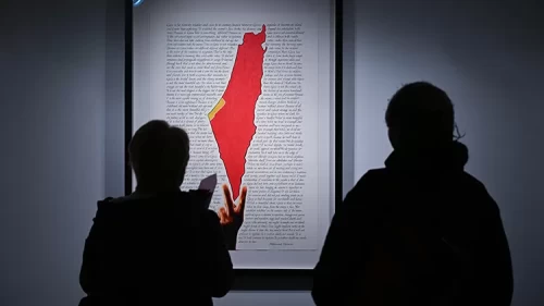 “Sürgündeki Zeytin Ağacına Posterler” Londra’da görücüye çıktı