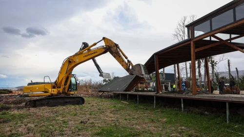 Sapanca Gölü’nde kaçak yapı operasyonu!