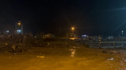 Çanakkale'de gece yarısı alarmı! Kepez çayı taştı, köprüler su altında kaldı