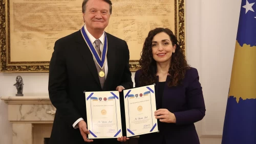Hasan Arat, Kosova Cumhurbaşkanlığı Onur Nişanı ile ödüllendirildi