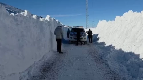 Doğu’da kar esareti: 5 ilde 220 yerleşim yolu kapandı!