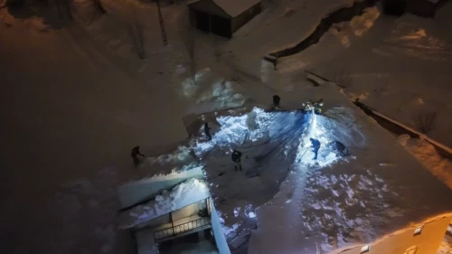 Yatsı namazında can pazarı: Kar yüküne dayanamayan caminin çatısı çöktü