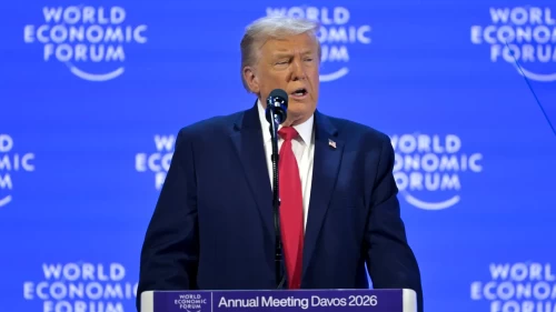 Trump Davos’ta esti gürledi! Avrupa'yı yerden yere vurdu, Macron'a "Dediğimi yapacaksın" dedi