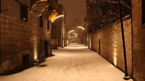 Kayseri'de kar yağışı muhteşem görüntüler ortaya çıkardı: Ulaşımda aksamalar beraberinde geldi