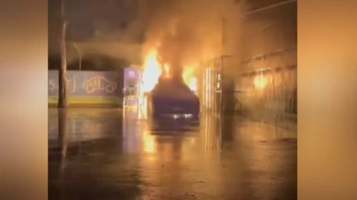 Sağanak yağış ve şarj istasyonu birleşince facia geldi: Araç kül oldu