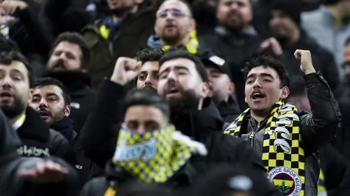 Sarı-lacivertli taraftarlar Romanya’da tribünleri doldurdu