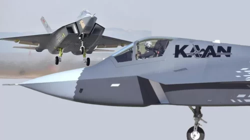 Türkiye’nin gücü KAAN vitrine çıktı: Yeni nesil konseptle sahnede