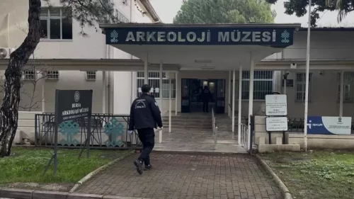 Bursa’da “pes” dedirten olay: Piknikte bulduğu top mermisini 10 gün evinde saklayıp müzeye getirdi