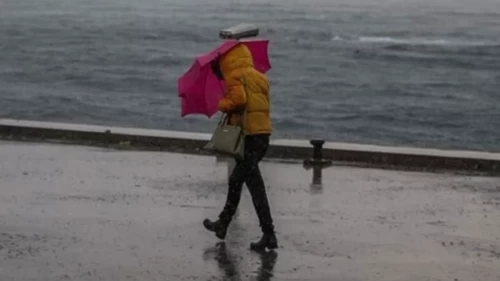 Türkiye genelinde kuvvetli yağış ve fırtına uyarısı! Ege ve Akdeniz’de çok kuvvetli sağanak bekleniyor