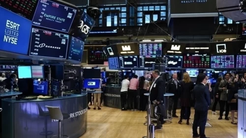 Ons altın 5 bin dolar sınırında tutunmaya çalışıyor