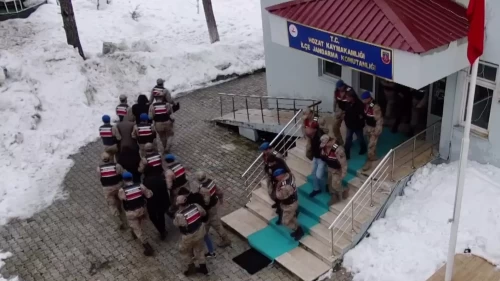 Şırnak'ta zehir tacirlerine darbe vuruldu: Piyasaya süremeden yakalandılar!