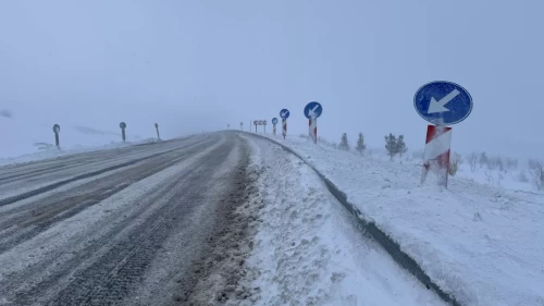 Ardahan-Şavşat yolu tır geçişine kapatıldı