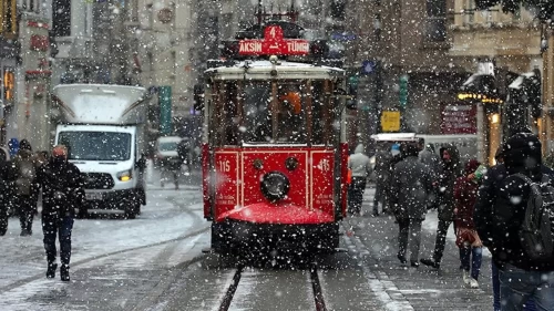 Hava sıcaklıkları daha da düşecek, kar yolda...