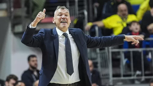 Jasikevicius: “Fenerbahçe basketbolunu sahaya yansıtmalıyız"