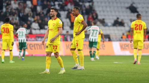 Göztepe savunmasıyla öne çıkıyor