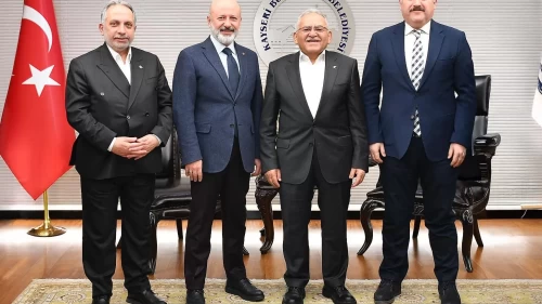 Kayseri Büyükşehir Belediyesi’nde toplu iş sözleşmeleri uzlaşıyla imzalandı