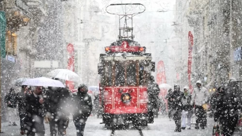 İBB'den Salı sabahına kadar 'evden çıkmayın' çağrısı