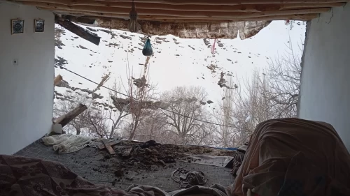 eyelan tek katlı evi yuttu!