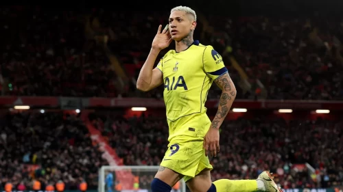 Tottenham, Anfield'ta puanı son dakikada kurtardı