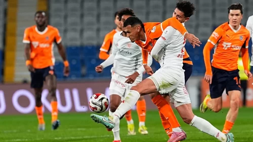 Başakşehir, evinde kilidi açamadı