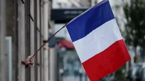 Fransa, enerji krizi riski için akaryakıt standartlarını düşürdü