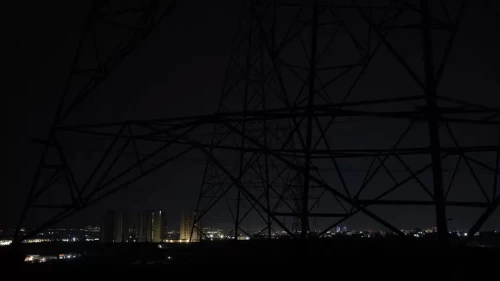 İran'da saldırılar nedeniyle bazı bölgelerde elektrik kesintisi meydana geldi