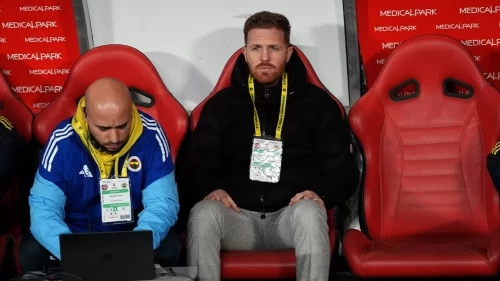 Fenerbahçe kulübesinde Zeki Murat Göle ve Devin Özek  yer aldı