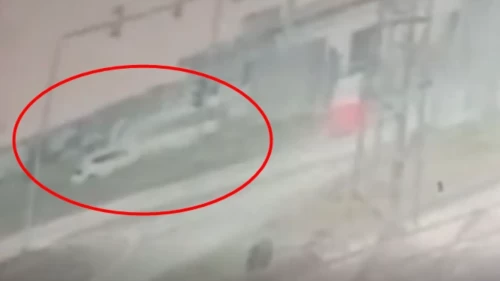 Öğrenci servis minibüsü ile otomobil çarpıştı: Çok sayıda yaralı var