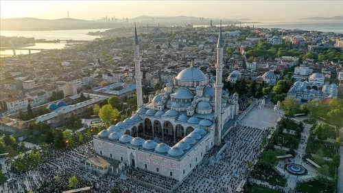 İlber Ortaylı neden Fatih Camii haziresine defnedilecek? Fatih Camii haziresinde kimler yatıyor, nerede?