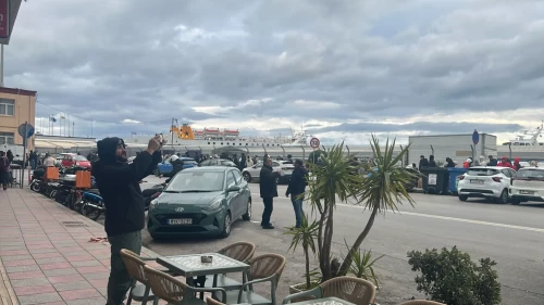 Türk tatilciler dönüş yolunda Yunanistan'ın Midilli Adası'nda mahsur kaldı