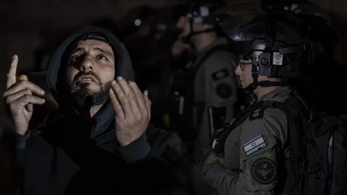 İsrail, Kadir Gecesi’nde de Mescid-i Aksa’yı Müslümanlara kapattı
