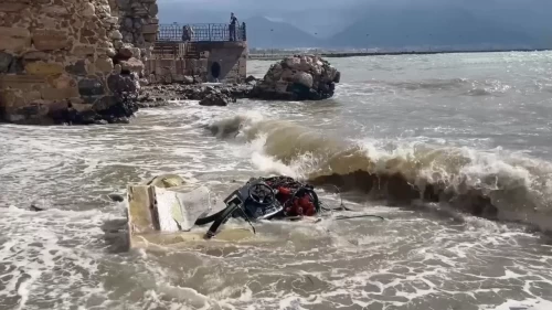 Alanya açıklarında tekne battı