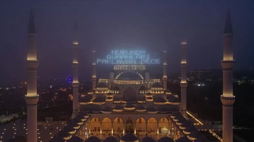 Kadir Gecesi orucu ne zaman tutulur 2026? Kadir Gecesi orucuna nasıl niyet edilir?