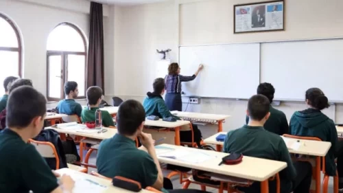 Üniversite başlama yaşı kaç olacak? 12 yıllık zorunlu eğitim kısalıyor mu, kaç yıla düşecek?