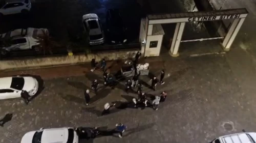 Sahurda davul ritimlerine kapılan vatandaş halay çekti!