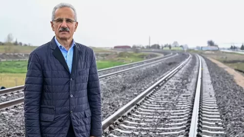 Bakan Uraloğlu duyurdu: 325 kilometrelik hat tren trafiğine açıldı