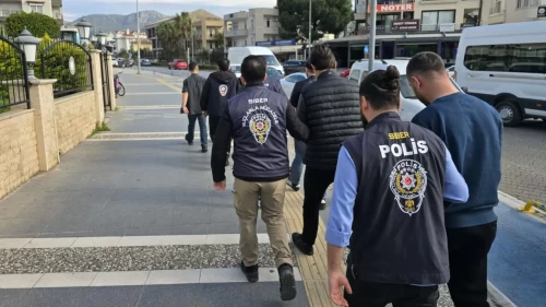 3 şüpheli "nitelikli dolandırıcılık" suçundan tutuklandı