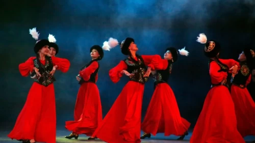 Bişkek’te Türk Dili rüzgarı