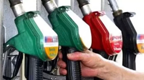 Pakistan’da akaryakıt fiyatlarına sert zam!