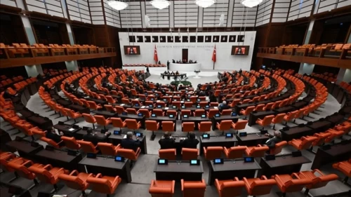 Doğum izinleri iki katına çıktı: İşçiye 10 gün, anneye 16 hafta izin dönemi başlıyor