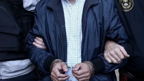 Emniyetten eş zamanlı baskın: 10 FETÖ şüphelisi yakalandı