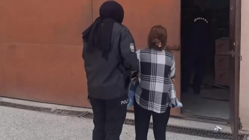 Hırsızlıktan 18 yıl 9 ay hapis cezası bulunan kadın yakalandı