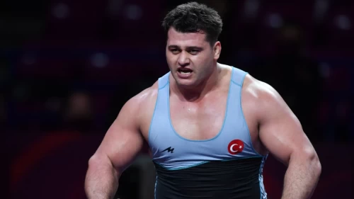 13. kez Avrupa şampiyonu olan Rıza Kayaalp mehterle karşılandı