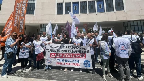 İzmir'de 4 belediyenin memurları CHP il binasına yürüdü!