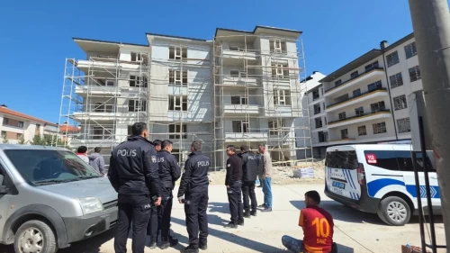 4. kattan düşen iki işçi ağır yaralandı!