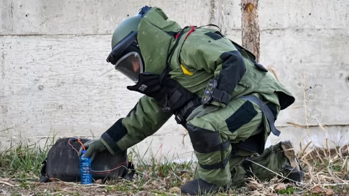 Bomba imha ekipleri görev başında