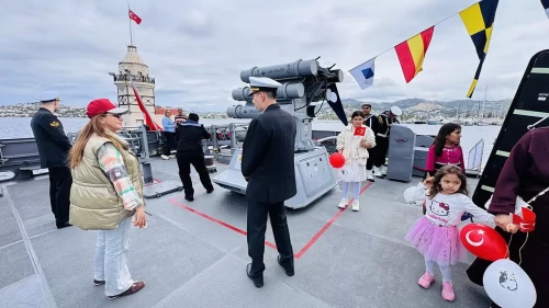 23 Nisan’da Deniz Kuvvetleri gemileri ziyarete açıldı