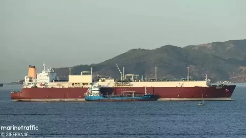 Hürmüz Boğazı’nda kritik duraklama: İki LNG tankeri geri döndü