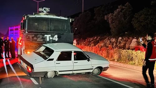 Bodrum'da TOMA ile otomobil çarpıştı