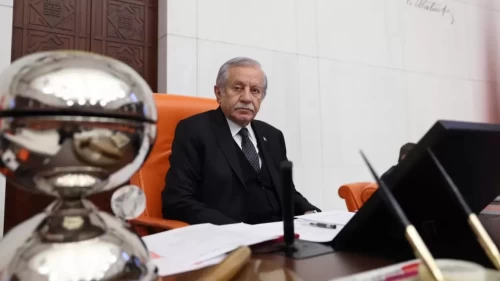 MHP'li Celal Adan’dan 23 Nisan mesajı: İşgal karanlığını boğan hürriyet meşalesi